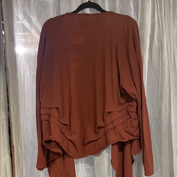 Chic Women's Rust Cardigan - Picture 3 of 6